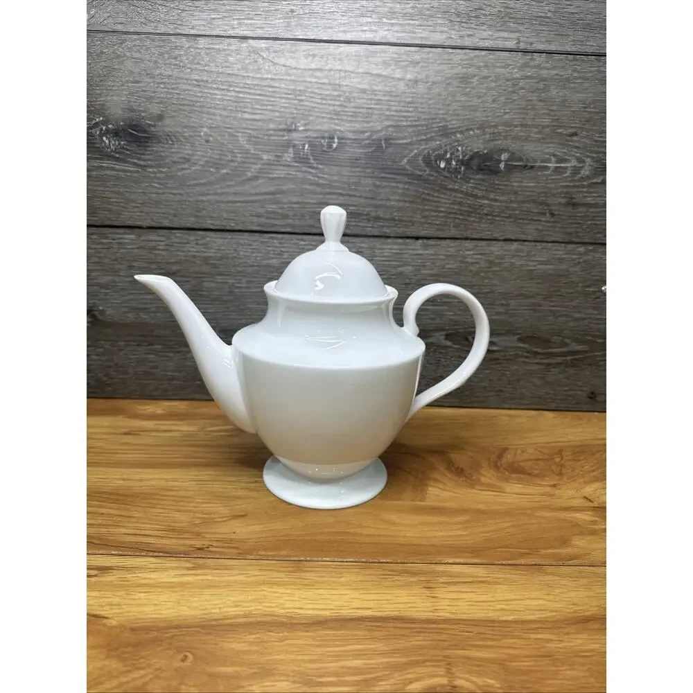 Lenox Classic White Fine Bone China Teapot Coffee Pot Made in USA Mint